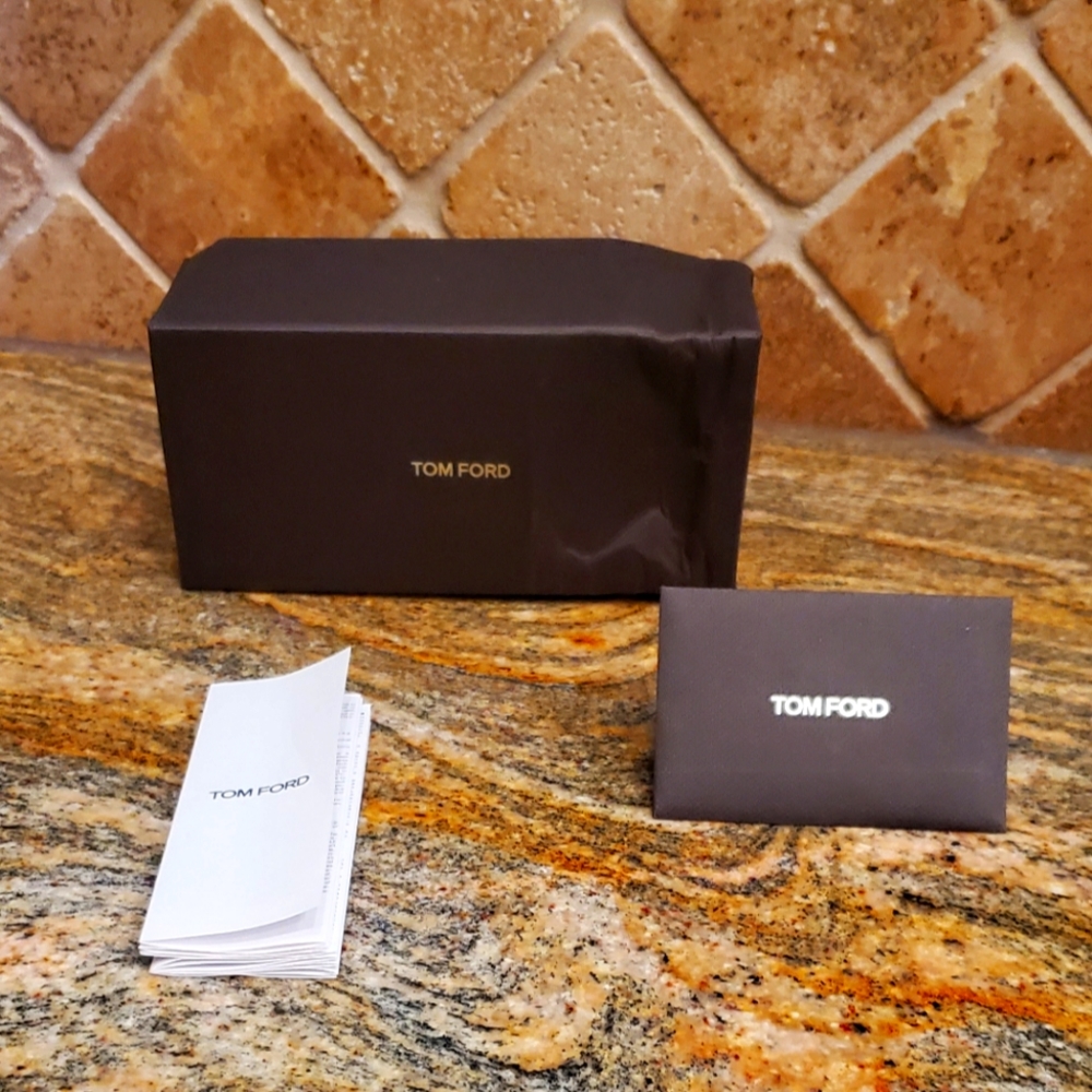 Tom Ford empty sunglasses damage box